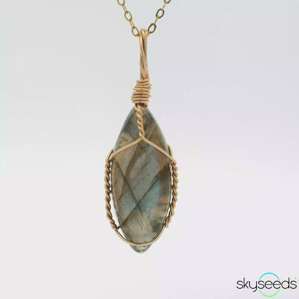 
                  
                    Load and play video in Gallery viewer, Labradorite - 14kt Gold Filled Pendant
                  
                